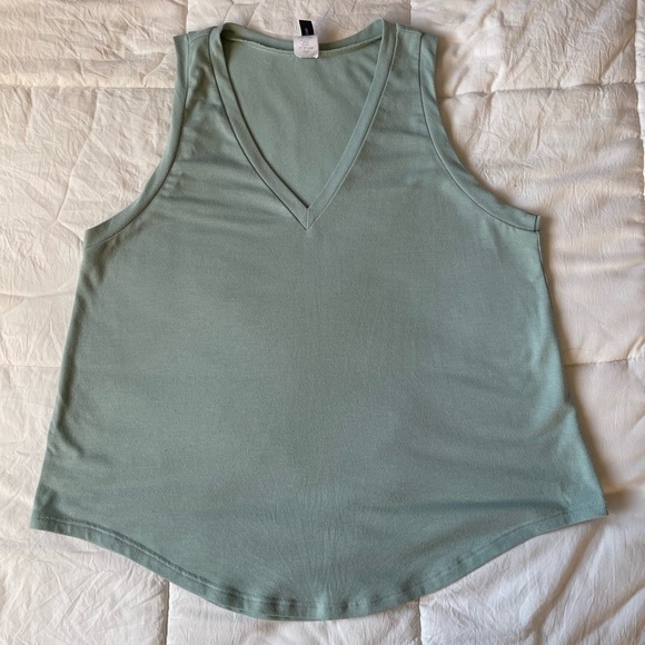 Onzie Tank Top - Picture 1 of 6